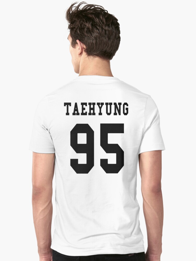 taehyung in tshirt