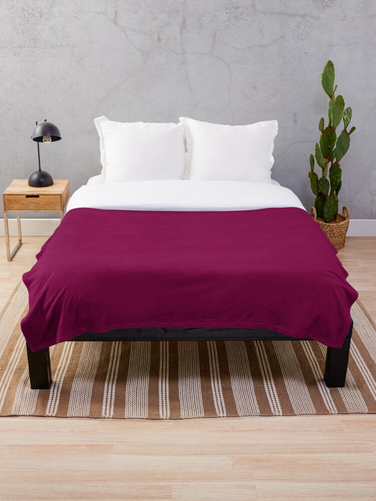 Maroon bed online throw