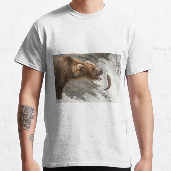 Brown bear about to catch a salmon Classic T-Shirt
