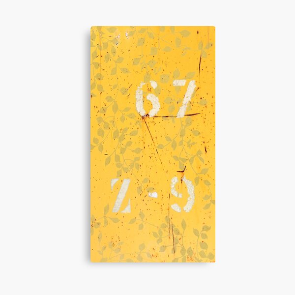 Aperçu de l'œuvre Trashed, scratched, rusted and dented - Yellow créée et vendue par artdeluxe.