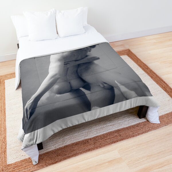 A Frozen Rescue Comforter