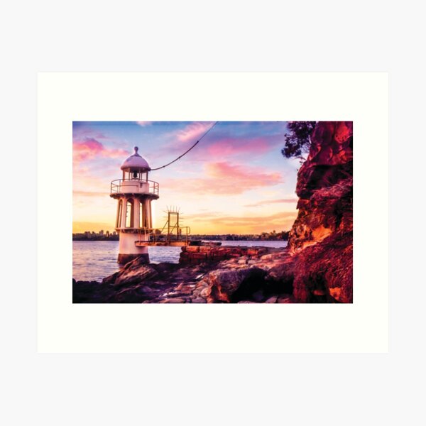 Aperçu de l'œuvre Photo au lever du soleil du phare de Cremorne Point créée et vendue par Karen Au Yeung.