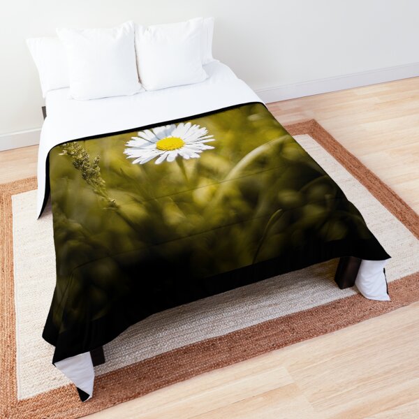 The lonely daisy Comforter