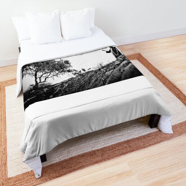 A weird tree connection Comforter