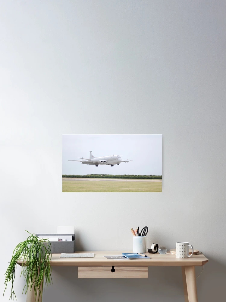Imagen 2 de 3, Póster con la obra Nimrod R1, diseñada y vendida por Rees Adams.