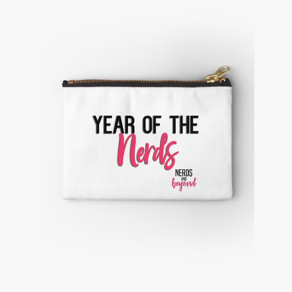 Aperçu de l'œuvre Année des nerds (texte noir) créée et vendue par nerdsandbeyond.