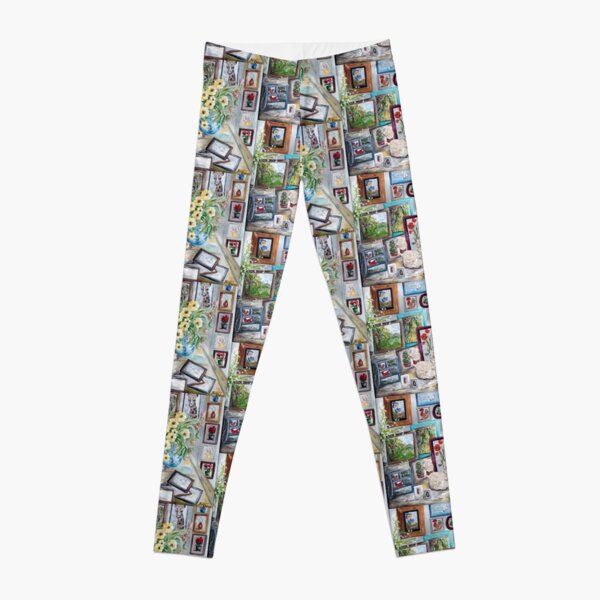 Table of an Art Enthusiast Leggings