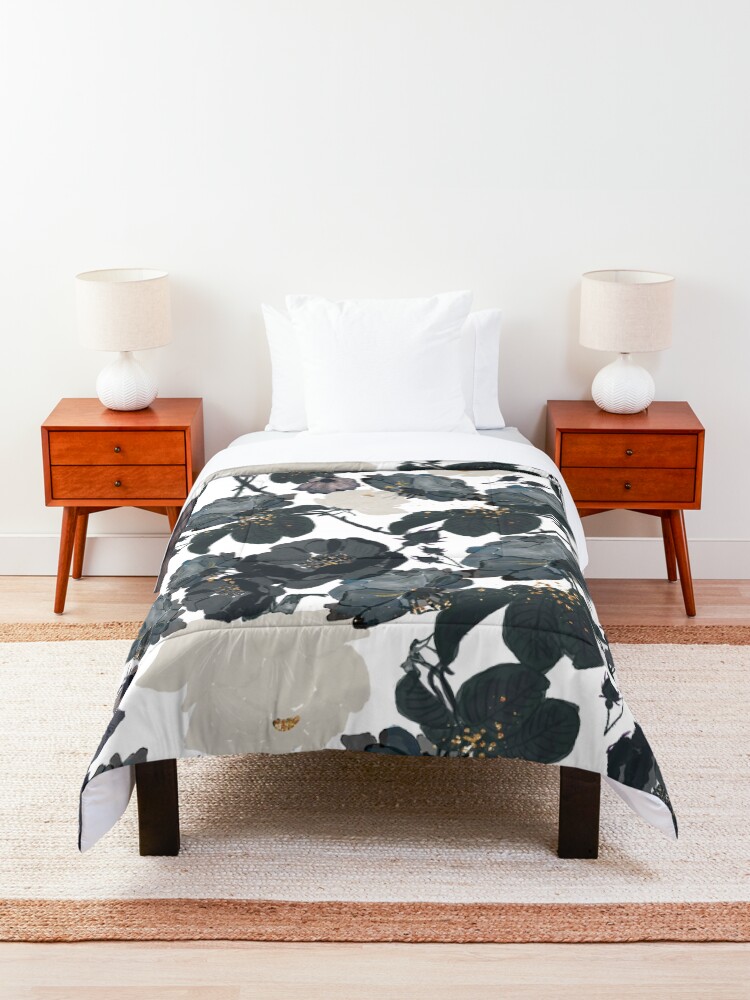 Alternate view of Black Roses Pattern Comforter