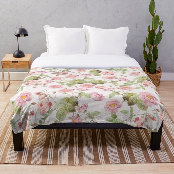 Old Vintage Roses on Pink Pattern Throw Blanket