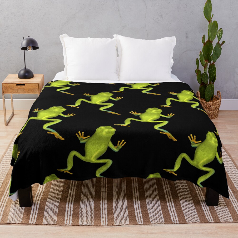 Green Tree Frogs Throw Blanket