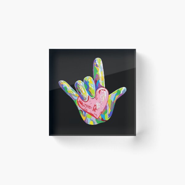 Aperçu de l'œuvre  serrant un cœur. Votre cœur? Mon coeur? Je t'aime!

Un joli symbole entre mère et enfant créée et vendue par EloiseArt.