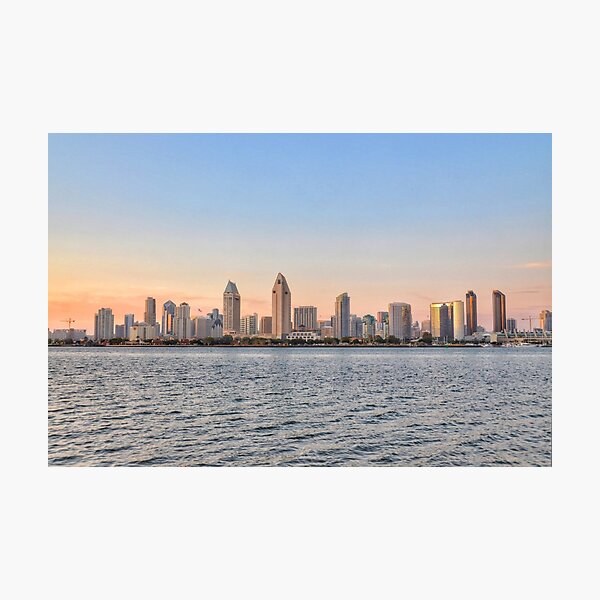 Artikelvorschau, San Diego Skyline-Sonnenuntergang KALIFORNIEN entworfen und verkauft von CaptureLight.