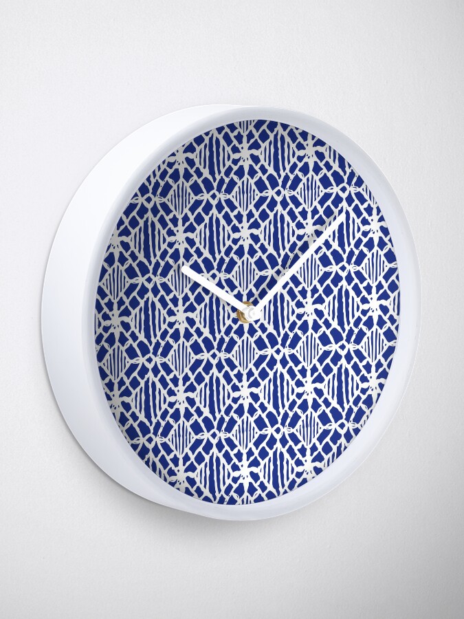 Alternate view of White Crocheted Lace Pattern Clock