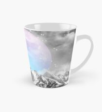 Es schien, die Dunkelheit zu vertreiben II Tasse (konisch)