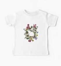 Kaninchen in Blumen Baby T-Shirt