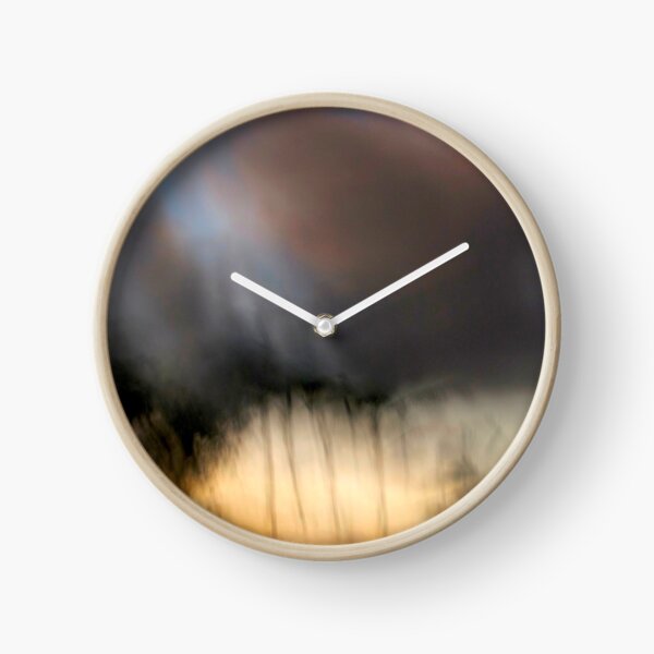 Upon my shoulders Clock