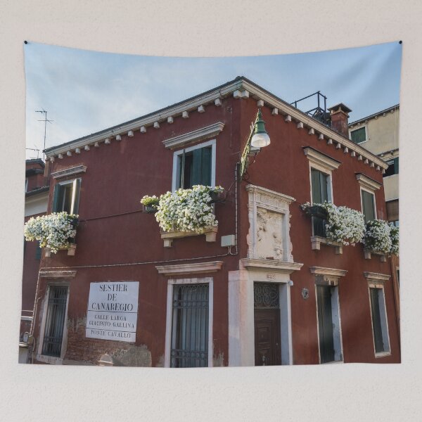 Item preview, Acentos venecianos vívidos - Casa en esquina en Calle Larga Giacinto Gallina Sestier de Canaregio designed and sold by Georgia Mizuleva.