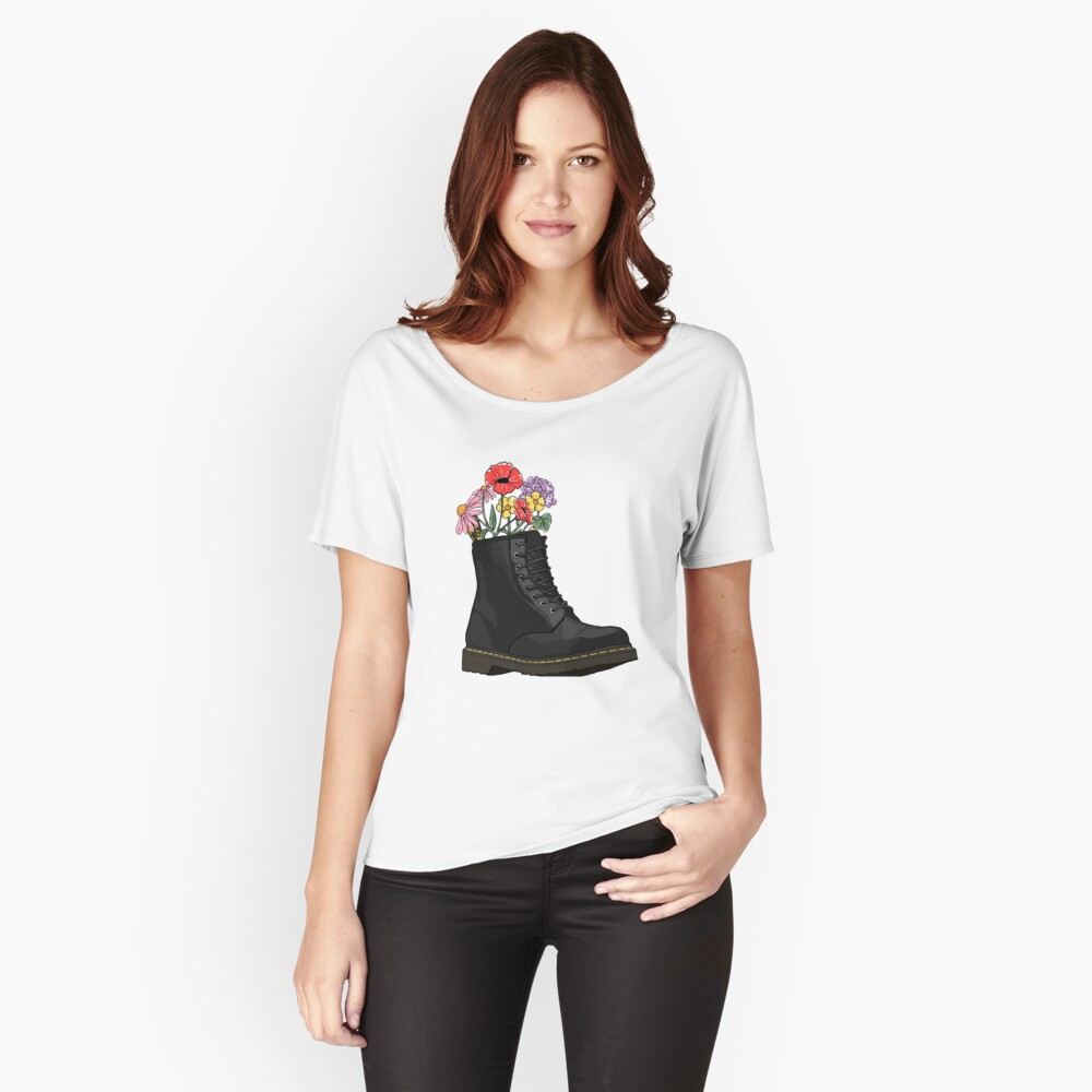 Artikel-Vorschau von Loose Fit T-Shirt, designt und verkauft von savebeesplease.
