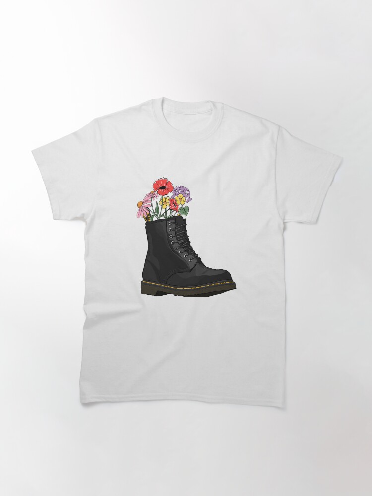 Thumbnail 3 von 7, Classic T-Shirt, Blumen wachsen aus Doc Martens Stiefel designt und verkauft von savebeesplease.