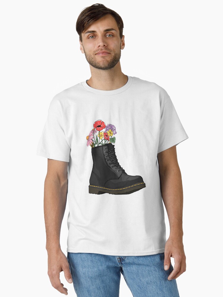 Thumbnail 1 von 7, Classic T-Shirt, Blumen wachsen aus Doc Martens Stiefel designt und verkauft von savebeesplease.