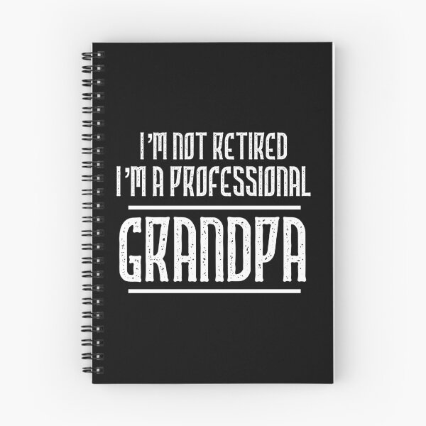 Aperçu de l'œuvre Conception de cadeau de retraite drôle pour grand-père professionnel retraité créée et vendue par NoveltyMerch.