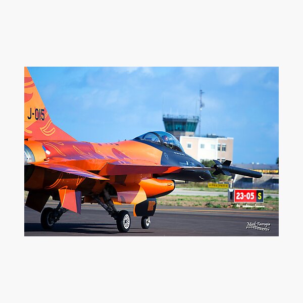 Artikelvorschau, Taxiing entworfen und verkauft von Mark Farrugia.