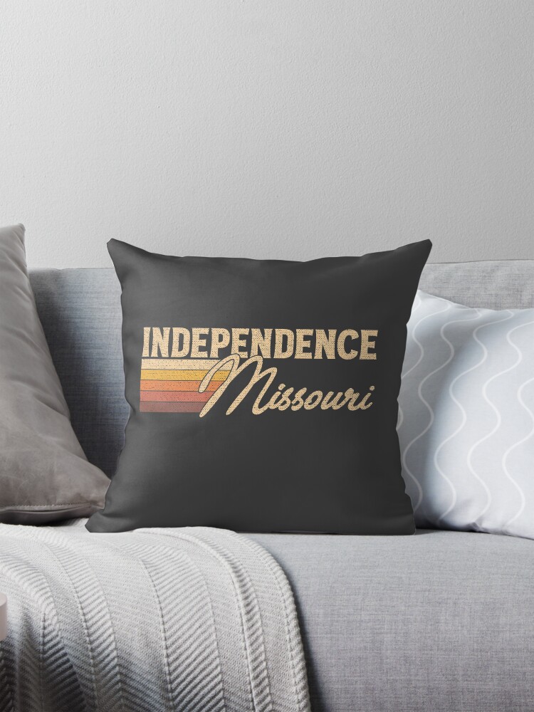 Aperçu 1 sur 4. Coussin avec l'œuvre Independence Missouri créée et vendue par dk80.
