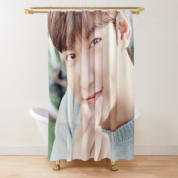 lee min ho Shower Curtain
