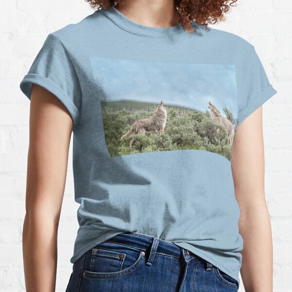 Coyote chorus Classic T-Shirt