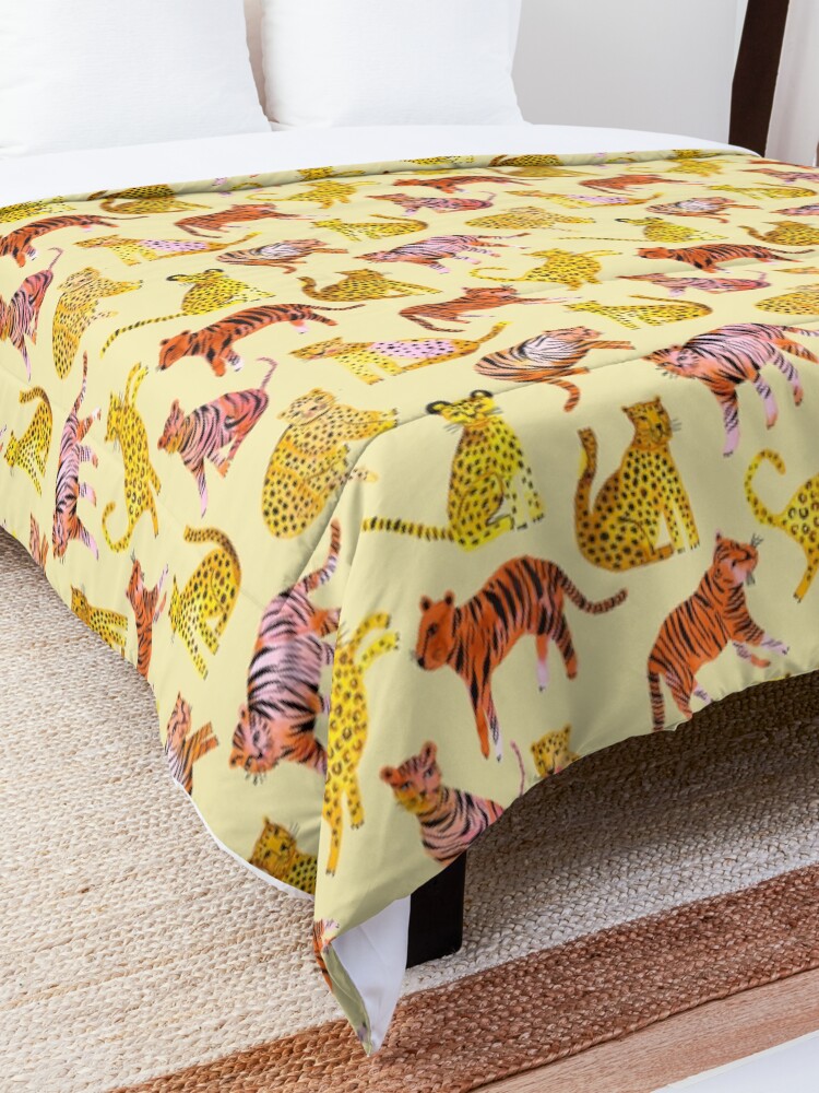 Alternate view of Tigers and Leopards Africa Savannah Comforter