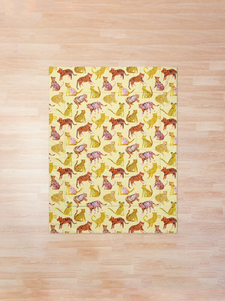 Alternate view of Tigers and Leopards Africa Savannah Comforter