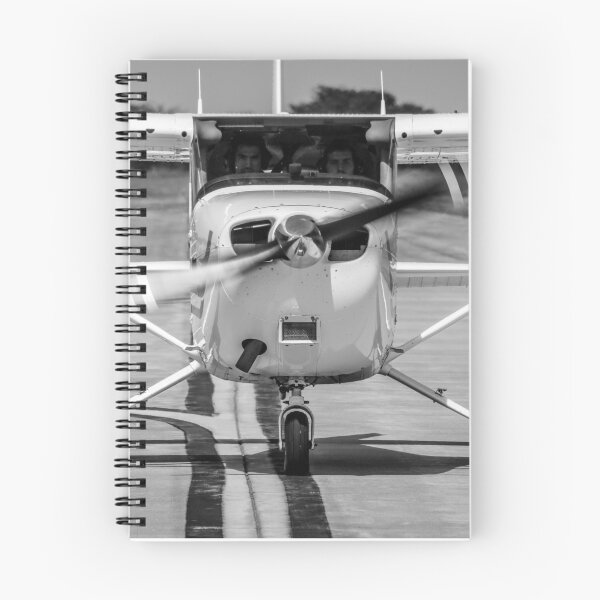 Artikelvorschau, Cessna 172 am Rollweg entworfen und verkauft von mattwinfield.