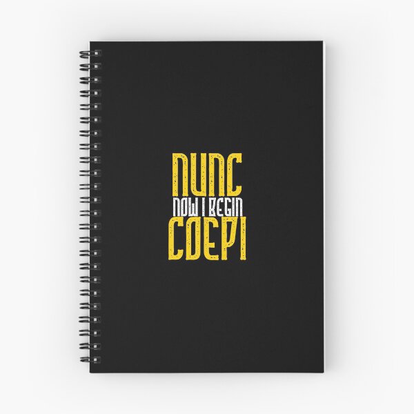 Aperçu de l'œuvre Nunc Coepi Design motivationnel créée et vendue par NoveltyMerch.