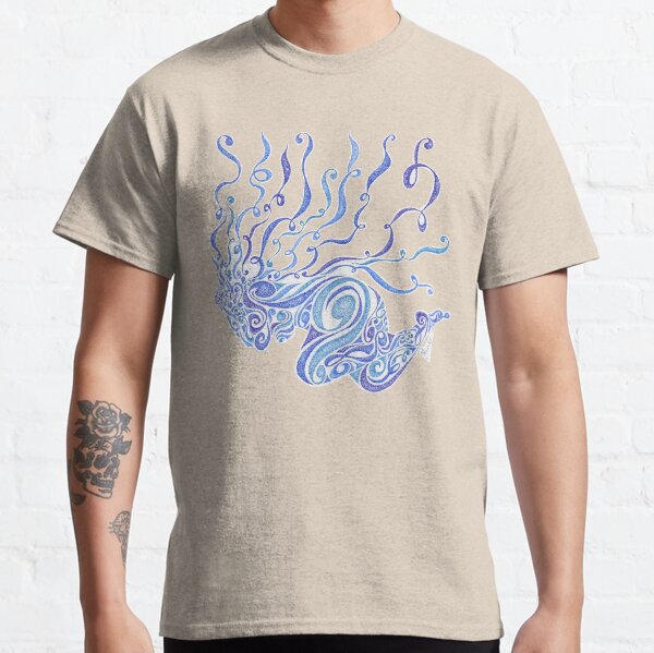 Grazziela, une femme en bleue et volutes T-shirt classique