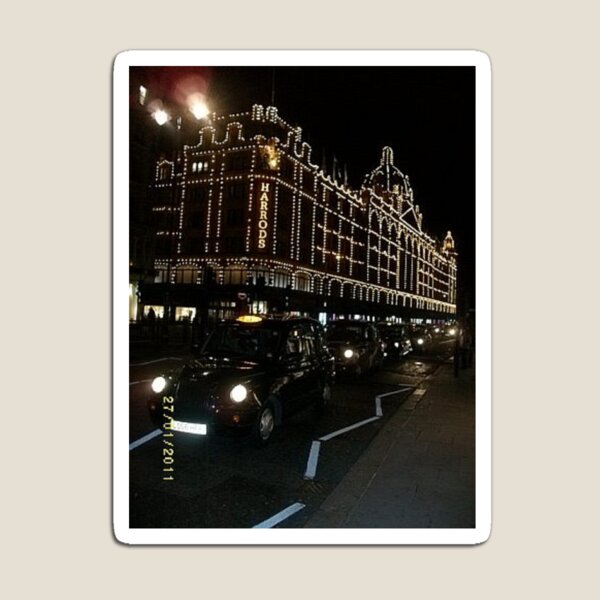 London: Famous Buildings: Harrods -(270111)- Digital photo Magnet