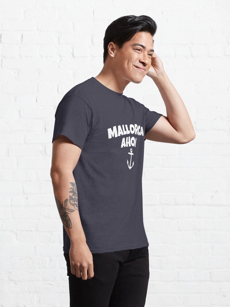 Alternative Ansicht von Mallorca Ahoi Anker Segel Design (Weiß) Classic T-Shirt
