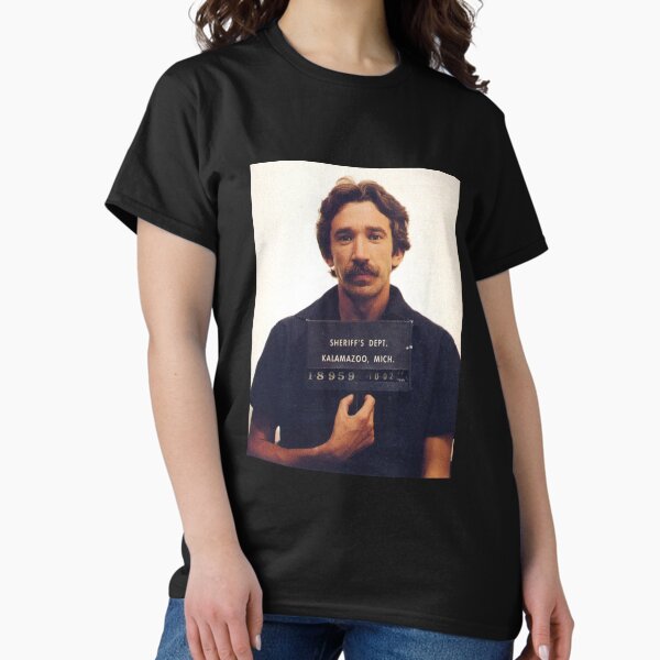 Vista previa del artículo con la obra «Fotografía policial de Tim Allen», diseñado y vendido por Marylandterps09.