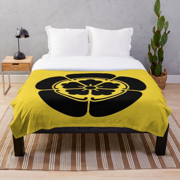 Oda Mon Japanese samurai clan black on yellow Throw Blanket