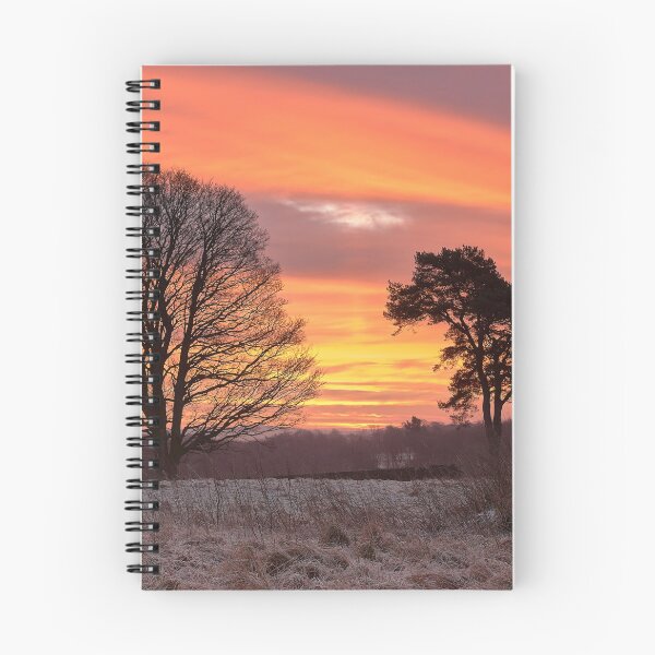 Artikelvorschau, Sonnenaufgang an einem frostigen Morgen in Dumfries entworfen und verkauft von Hugh McKean.