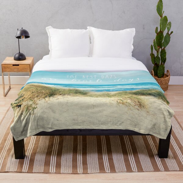 The best days are beach days Throw Blanket