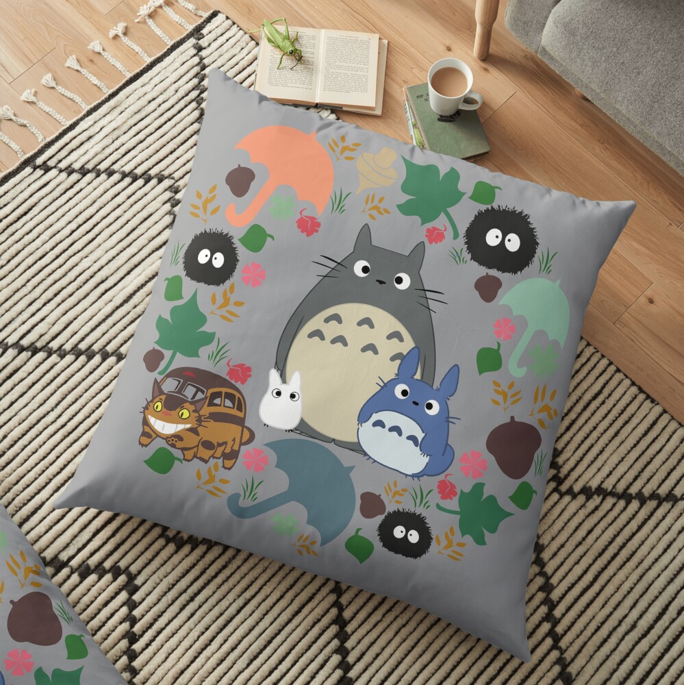 Mein Nachbar Totoro Kranz - Anime, Catbus, Ruß Sprite, Blau Totoro, Weiß Totoro, Senf, Ocker, Regenschirm, Manga, Hayao Miyazaki, Studio Ghibl Bodenkissen