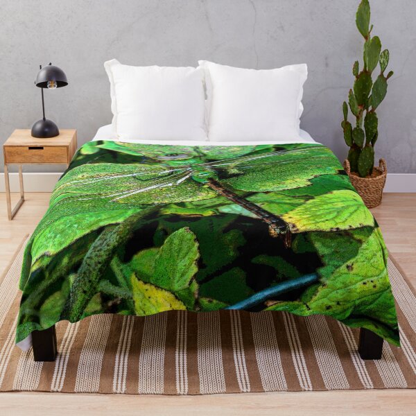 Artikelvorschau, Transluscent Dragon Fly-Green entworfen und verkauft von William E Lopez.