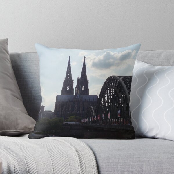 Kölner Dom Throw Pillow