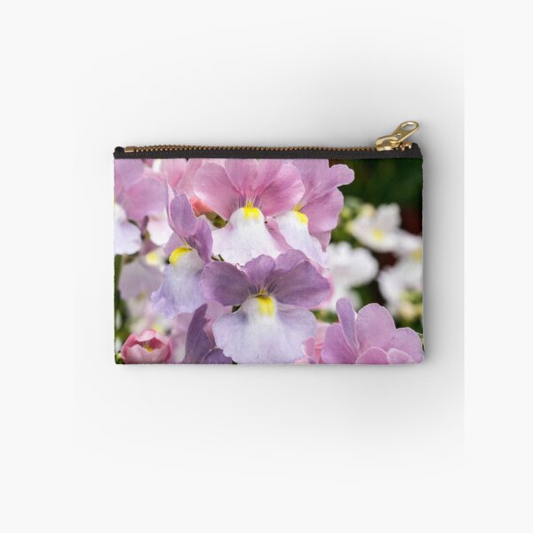 Aperçu de l'œuvre Purple and Pink Flowers créée et vendue par Pixie Copley LRPS.
