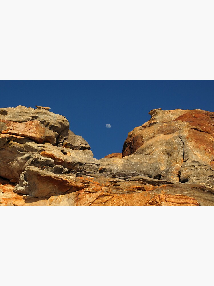 Moon in the Notch by neoniphon