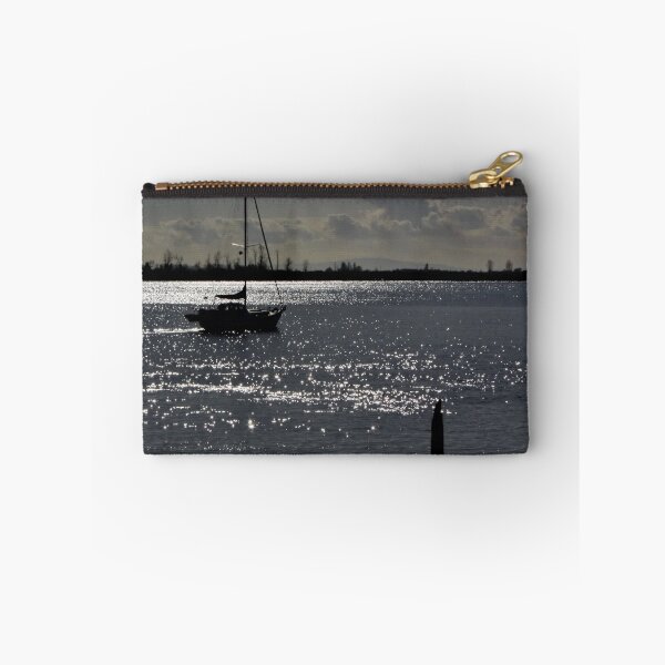 Artikelvorschau, Sailboat Silhouette entworfen und verkauft von AnnDixon.