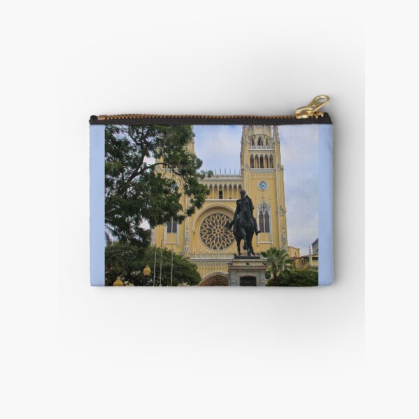 Artikelvorschau, Ecuador. Guayaquil. Cathedral & Simon Bolivar Monument. entworfen und verkauft von vadim19.