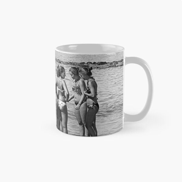 Item preview, "Les pieds dans L'Eau." designed and sold by Paul Pasco.