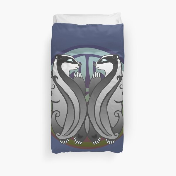 Mae moch daear | Badgers Duvet Cover