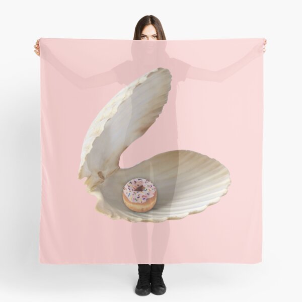 Donut Shell Scarf